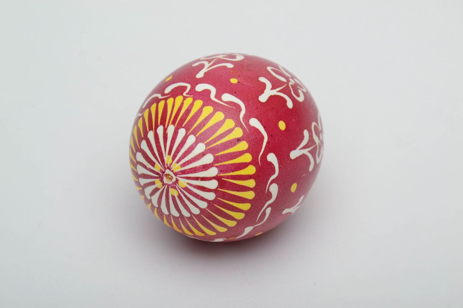 Painted egg in Lemkiv style of red color photo 4