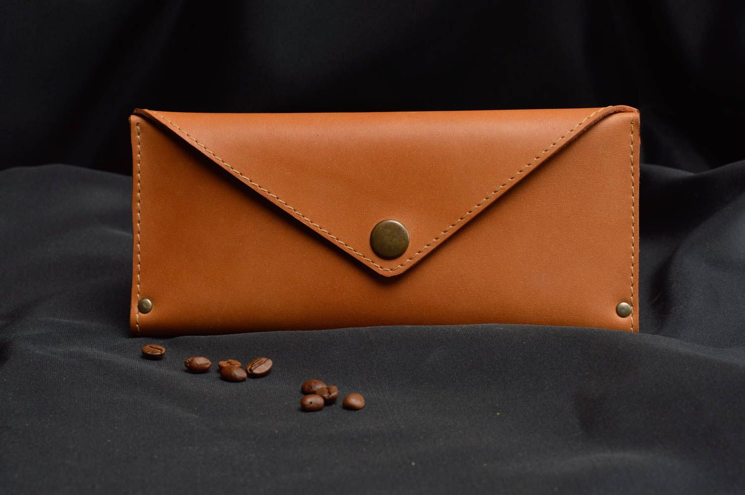 Portefeuille enveloppe en cuir naturel brun clair pour femme fait main photo 1