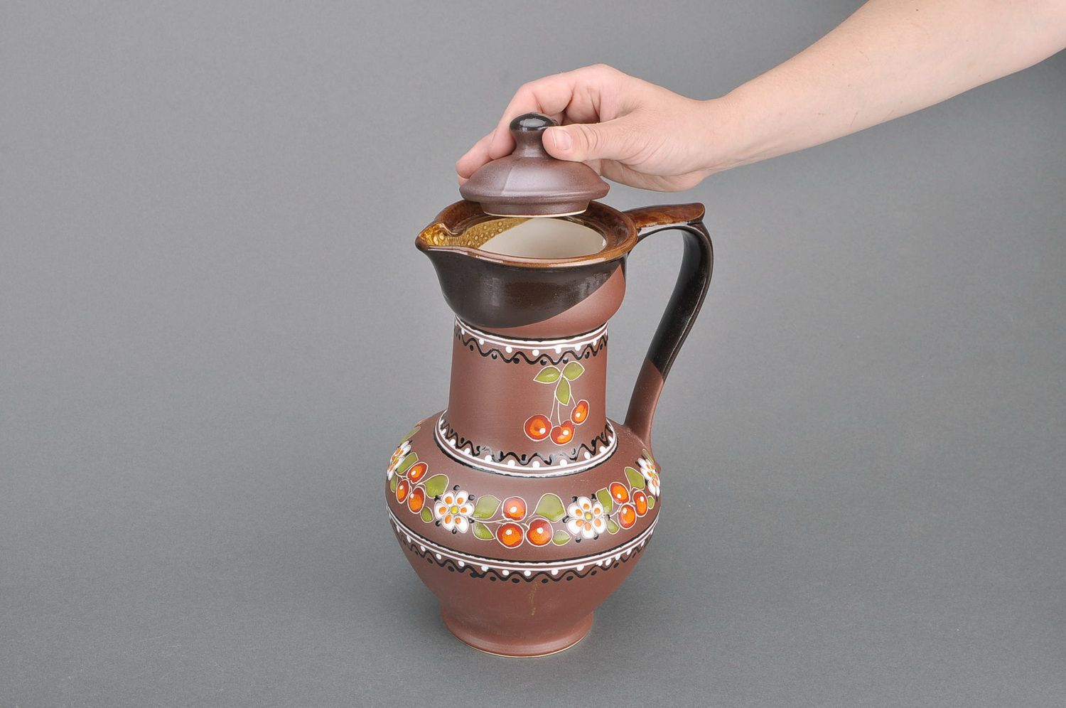 Large hand-painted ceramic 100 oz jug in brown color with handle and lid 3 lb photo 5