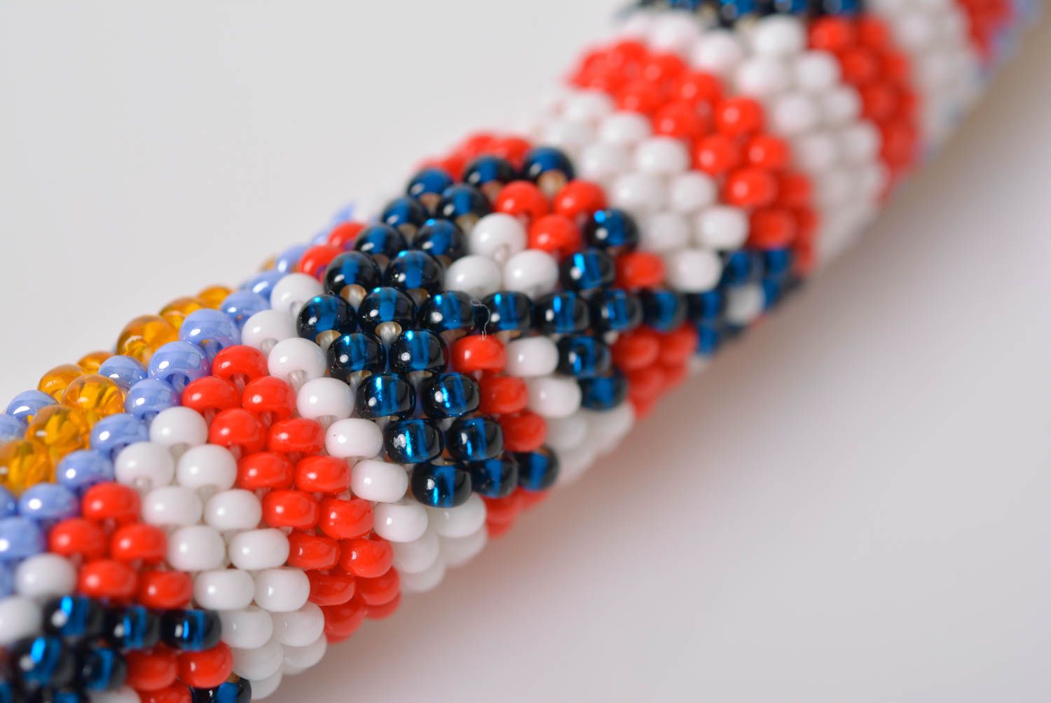 Bracelet fait main spirale au crochet multicolore en perles de rocaille Marin photo 3