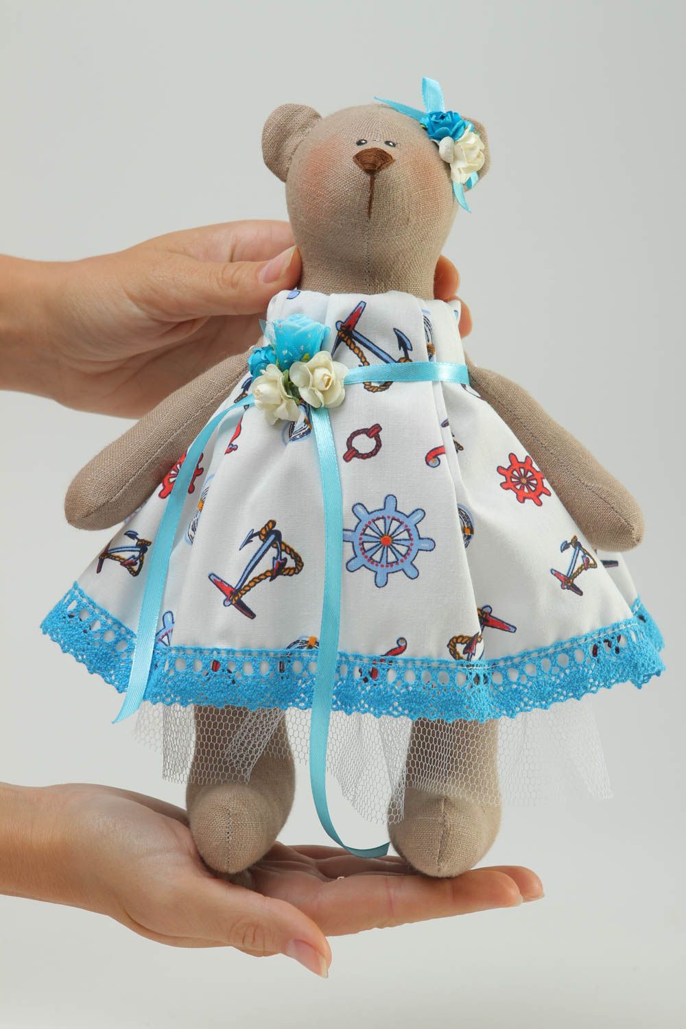 Juguete artesanal muñeca de peluche con abalorios regalo original Osa de algodón foto 5