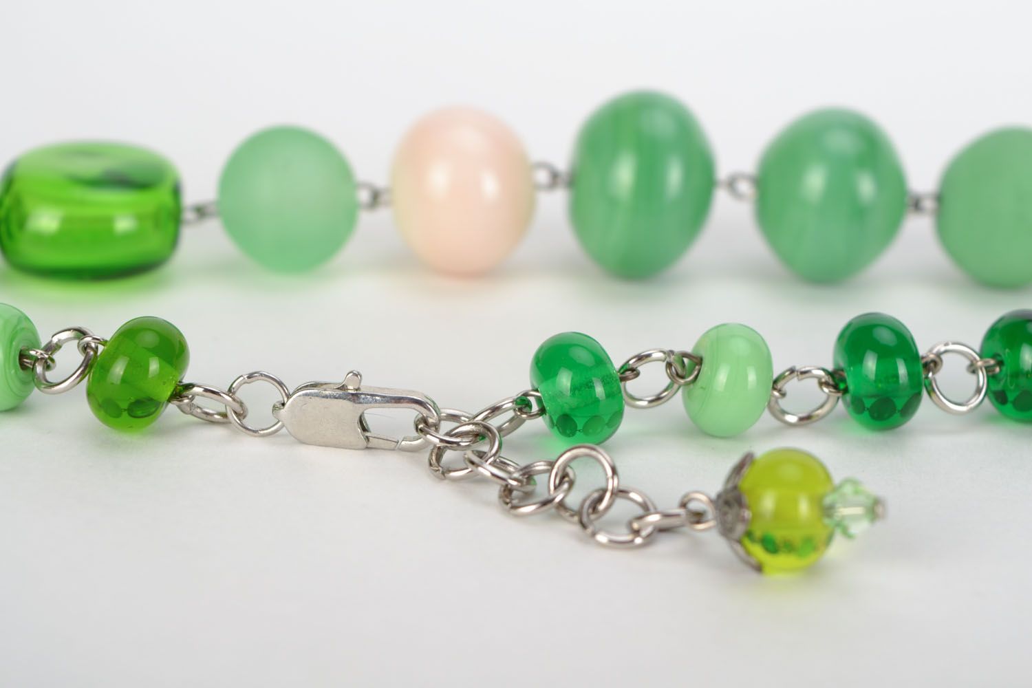 Grüne Halskette aus Glasperlen foto 5