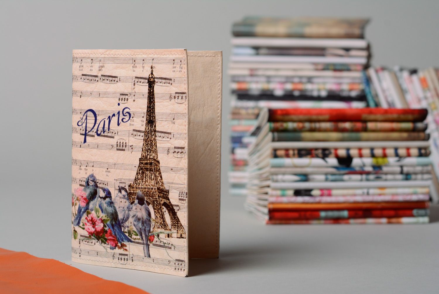 Funda para pasaporte de cuero con estampado de París hecha a mano funda  foto 1