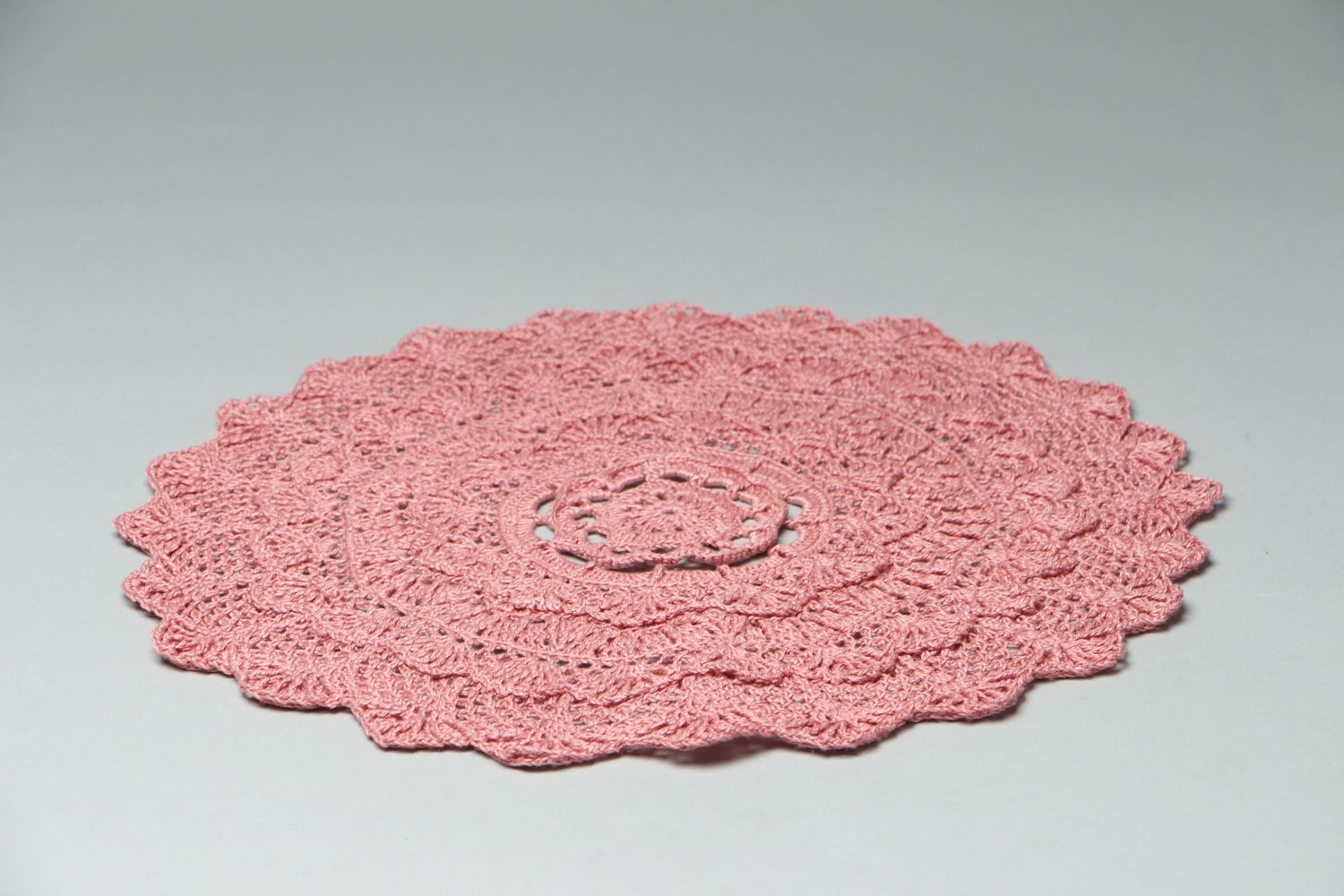 Decorative crochet table napkin photo 3
