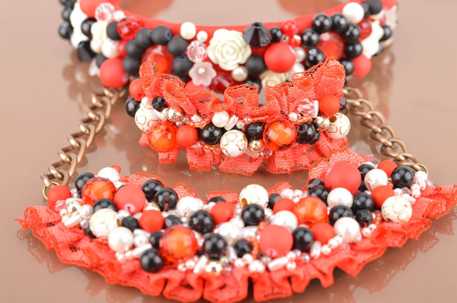 Schmuckset mit Perlen Collier Armband und Haarreif in Rot handmade für Frauen foto 2
