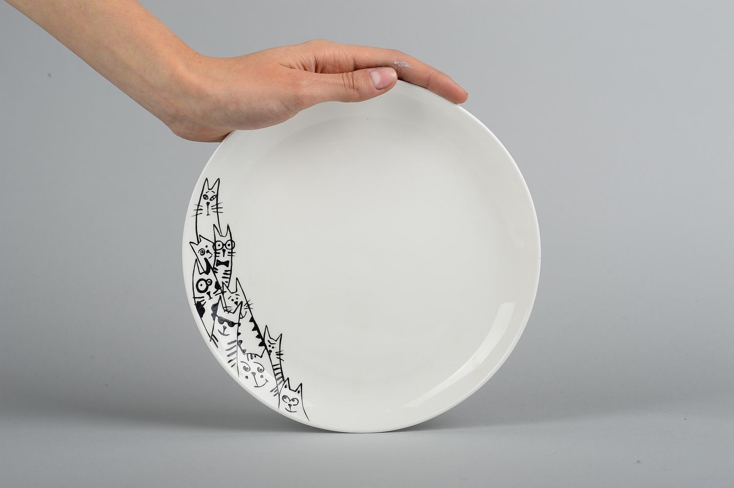 Кухонная посуда ручной работы белая тарелка круглая керамическая тарелка фото 2