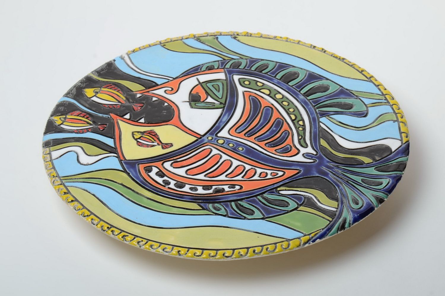 Панно из полуфарфора ручной работы с росписью цветными пигментами Хищная рыба фото 2