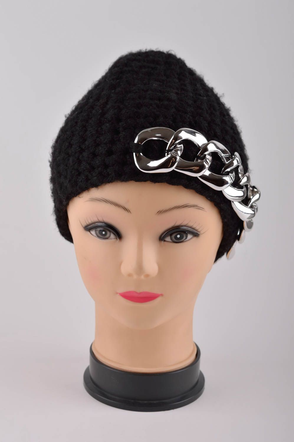 Bonnet tricoté fait main Chapeau hiver noir laine Vêtement pour femme design photo 3