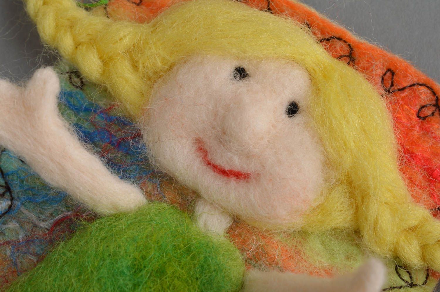 Designer Kühlschrankmagnet Puppe aus Wolle originell gefilzt handgemacht foto 4
