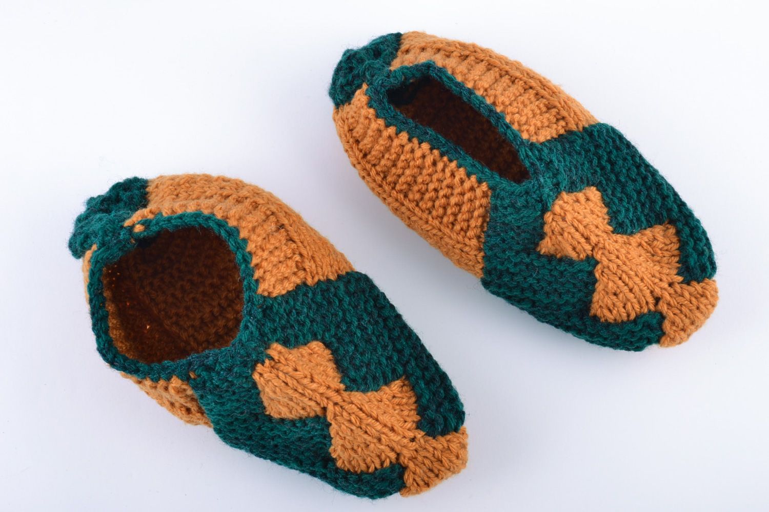Unusual unisex warm knitted house slippers of brown and green colors photo 2