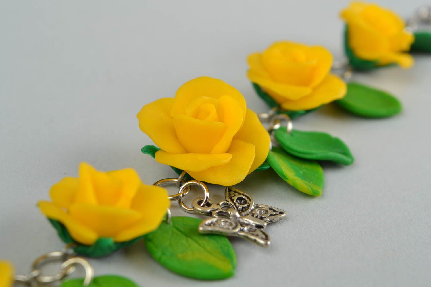 Künstlerisches gelbes Blumen Armband aus Polymer Ton handmade Schmuck für Frauen foto 5