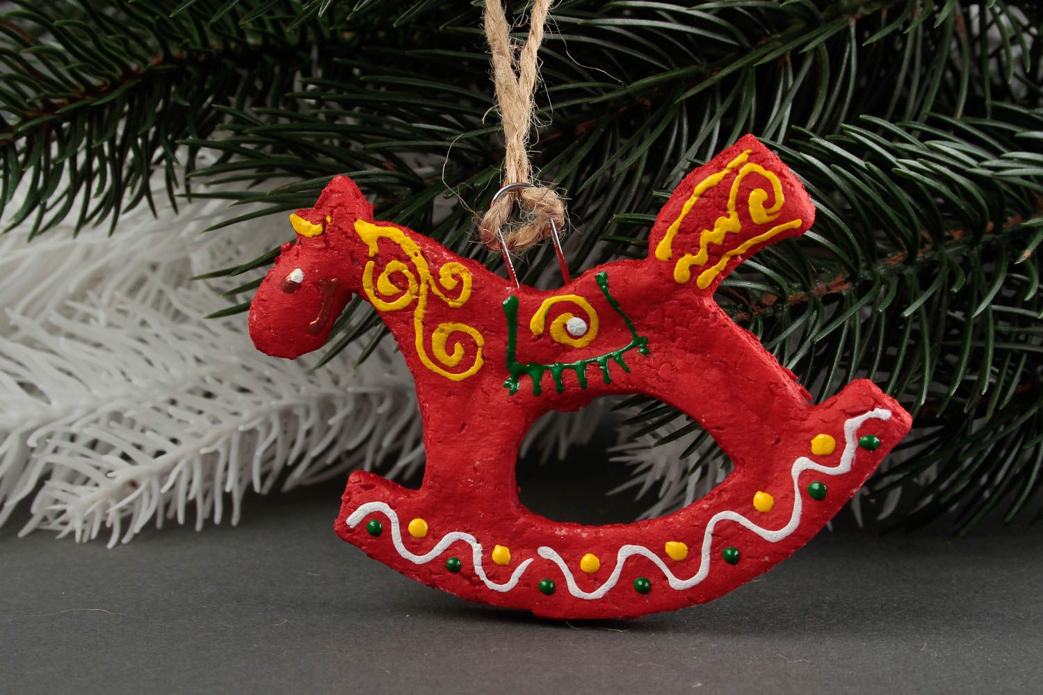 Rotes Pferd Deko für Weihnachten handmade Salzteig Figur Wohn Accessoire foto 1
