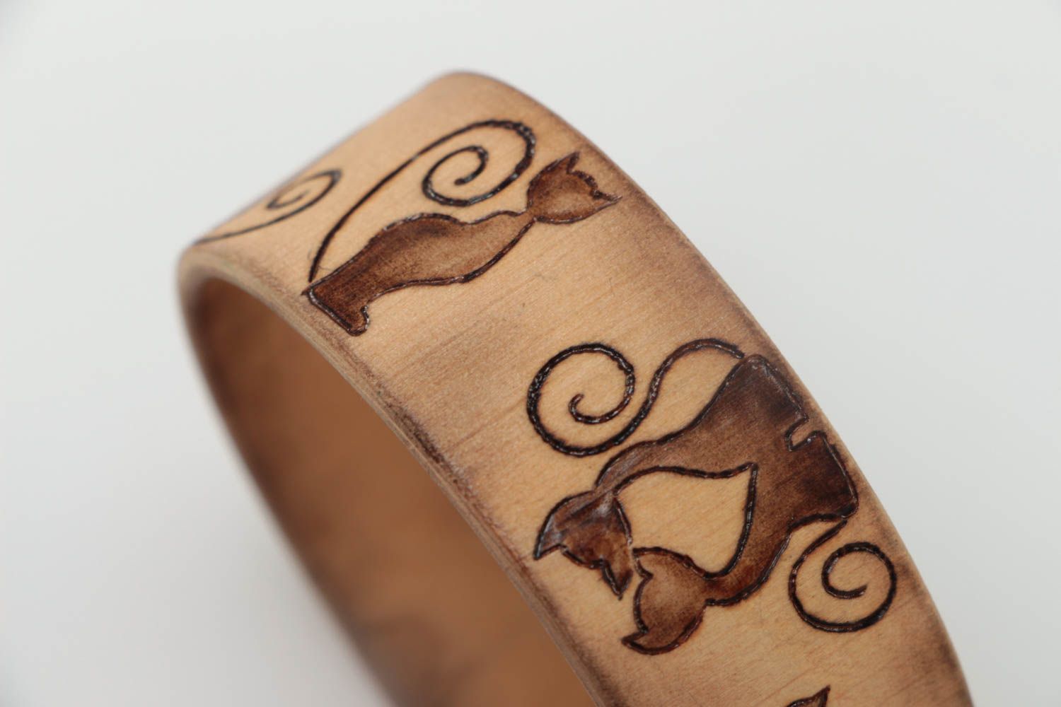 Стильный браслет на руку ручной работы деревянное украшение браслет из дерева фото 4