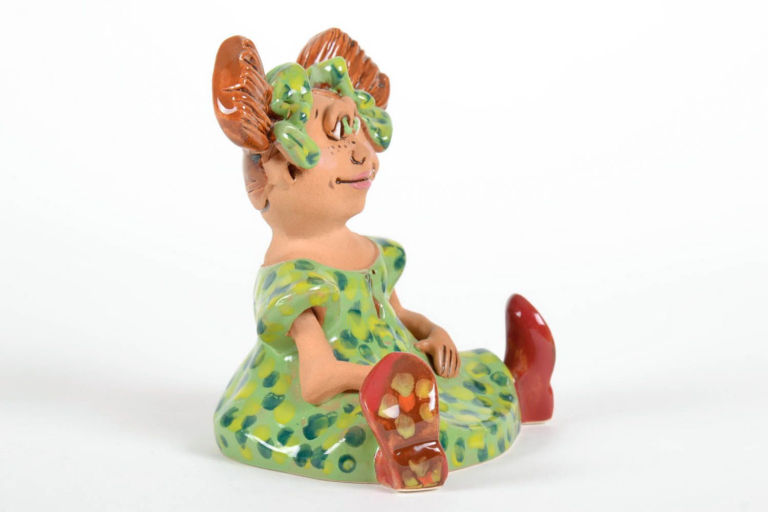 Керамическая статуэтка Девочка в зеленом платье фото 2