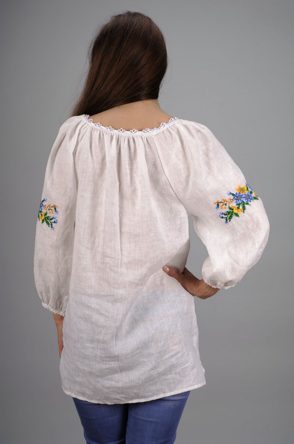 Women's linen tunic with embroidery photo 3