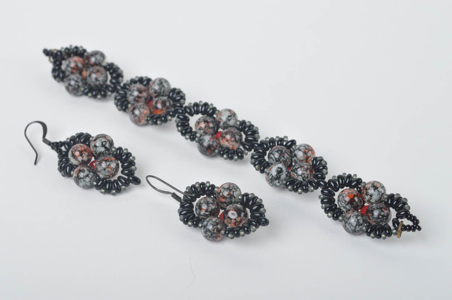 Beautiful handmade jewelry set beaded earrings beaded bracelet fashion trends photo 5