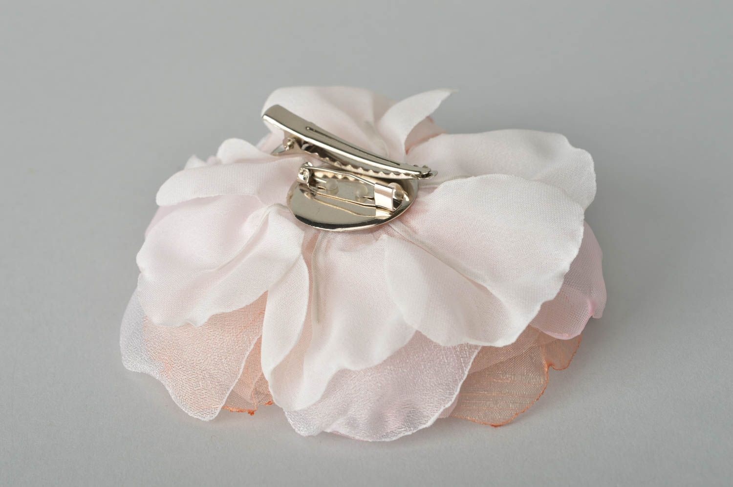 Handmade Haarspange Blume große Brosche Damen Modeschmuck weiß rosa aus Seide foto 5
