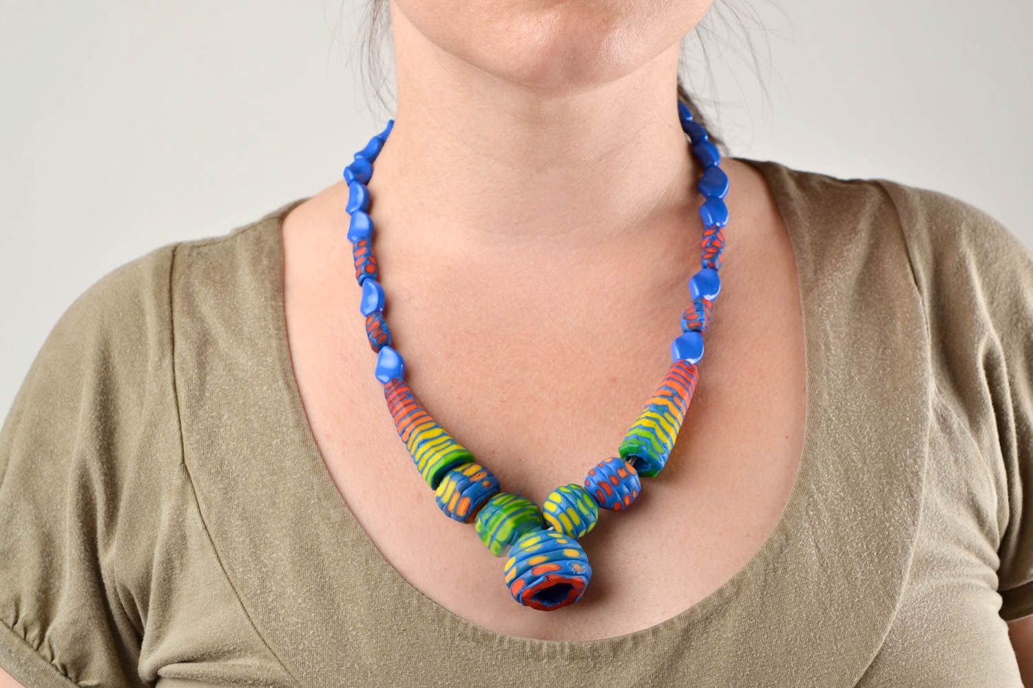 Collier perles fantaisie Bijou fait main de couleurs vives Accessoire femme photo 1