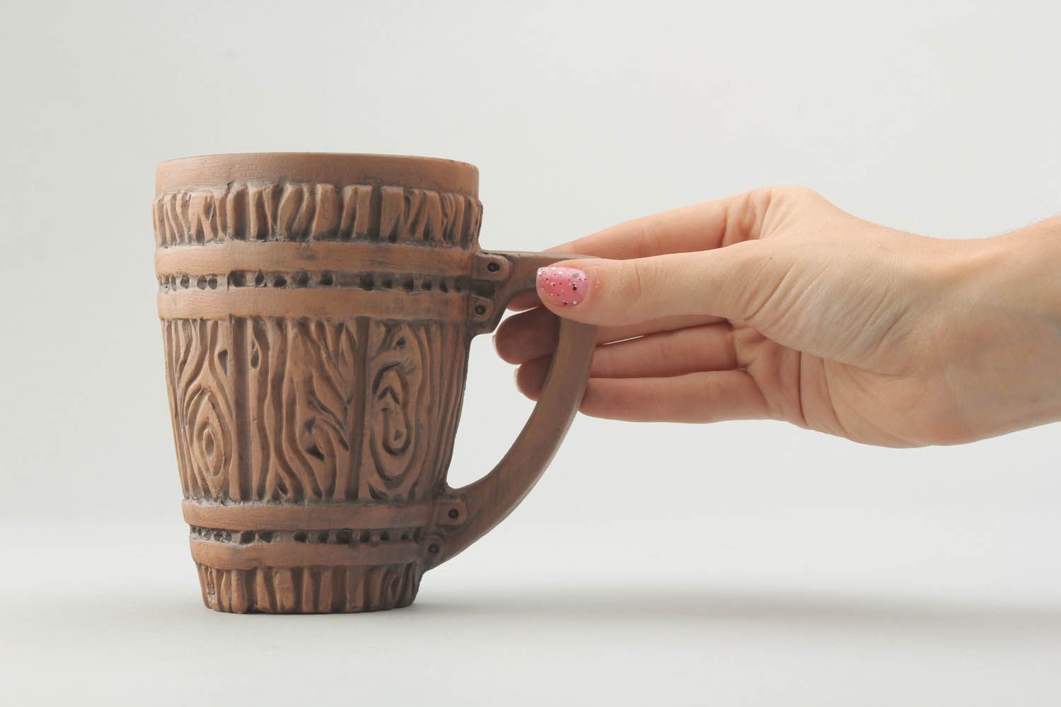 Large 13 oz ceramic natural clay cup with fake wood pattern and handle photo 1