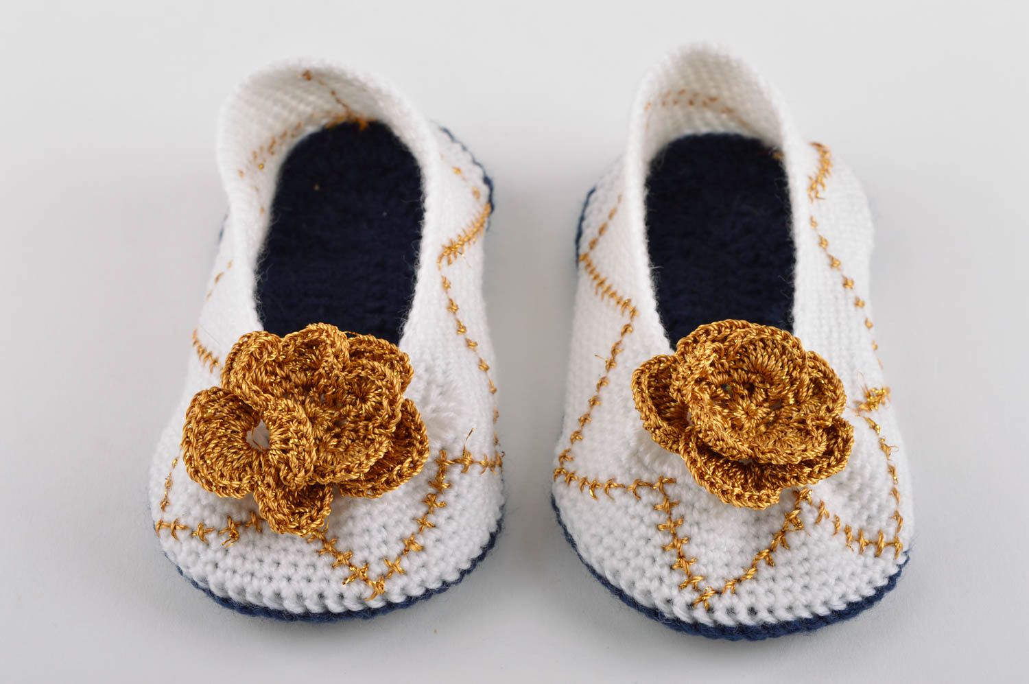 Pantofole da casa da bambina fatte a mano scarpe per casa a maglia simpatiche foto 3