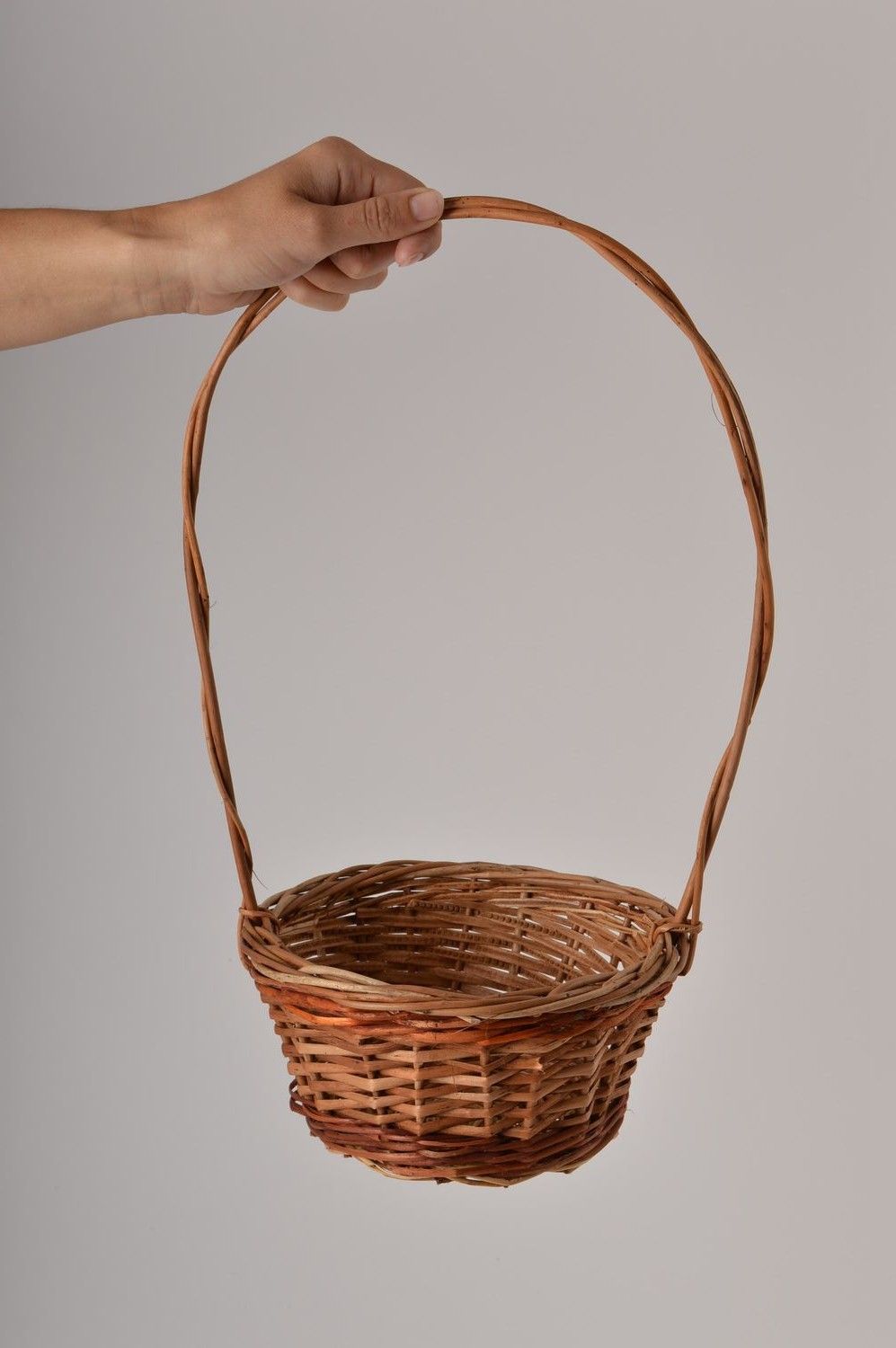 Плетеная корзина ручной работы изделие из лозы подарок женщине для цветов фото 4