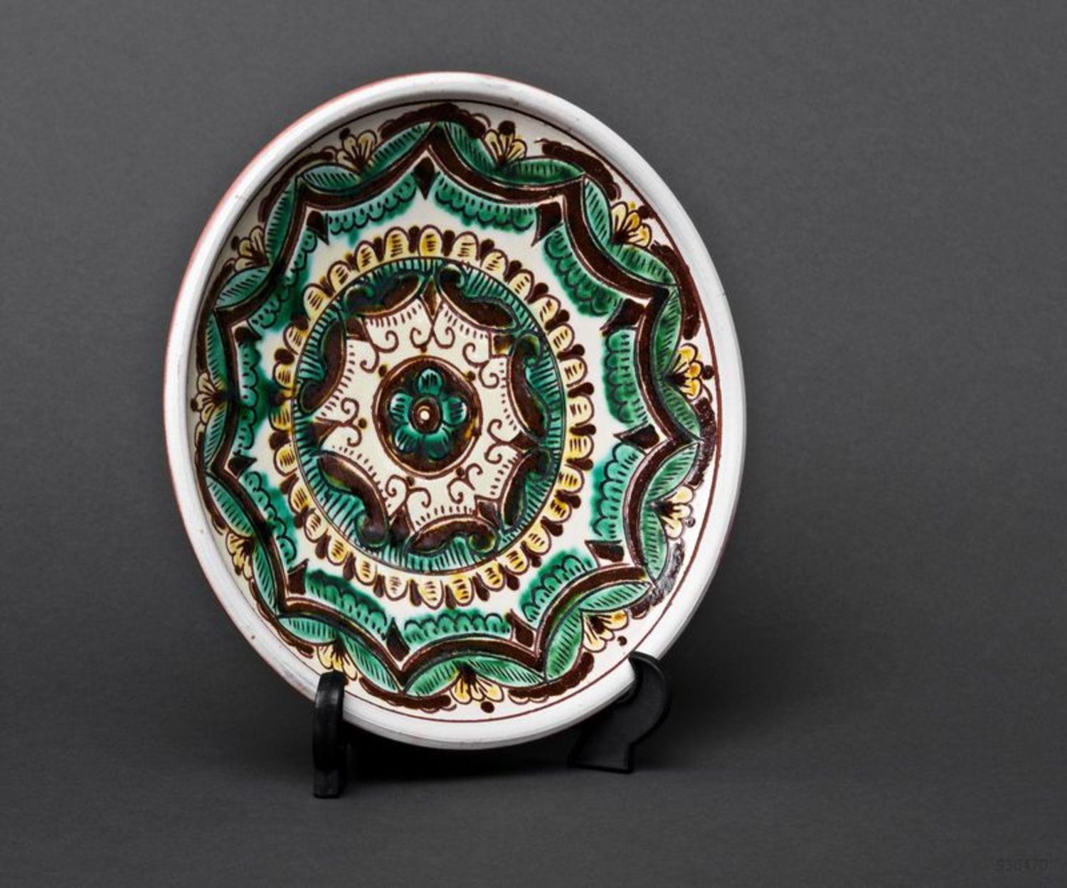 Decorative plate with stand photo 2