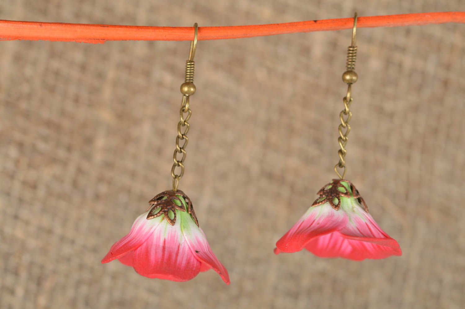 Akkurate künstlerische Blumen Ohrringe aus Polymerton für Frauen geschaffen toll foto 3