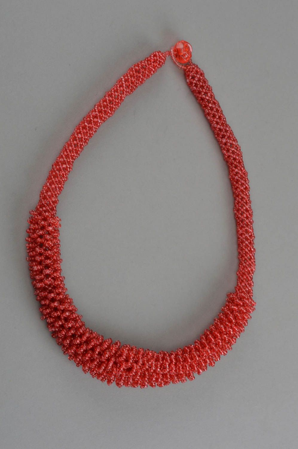 Красный жгут из бисера ожерелье ручной работы красивое оригинальное массивное фото 2