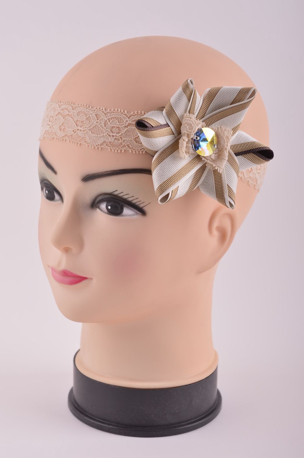 Bandeau cheveux élastique fait main Cadeau femme fleur beige Accessoire cheveux photo 2