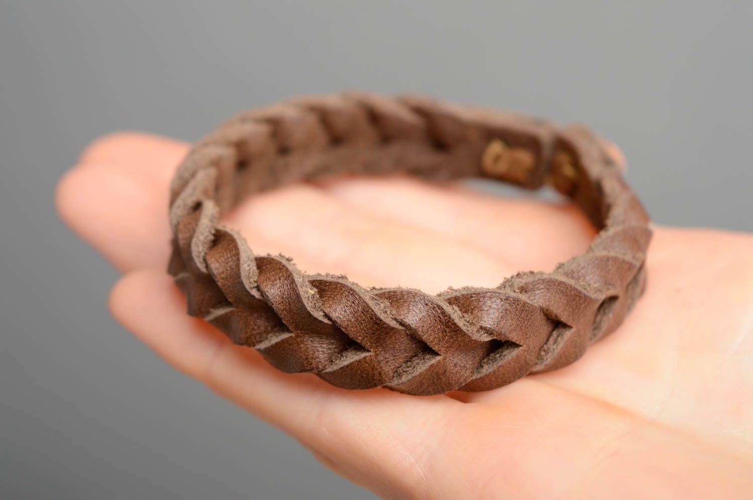 Light brown genuine leather bracelet Braid photo 4