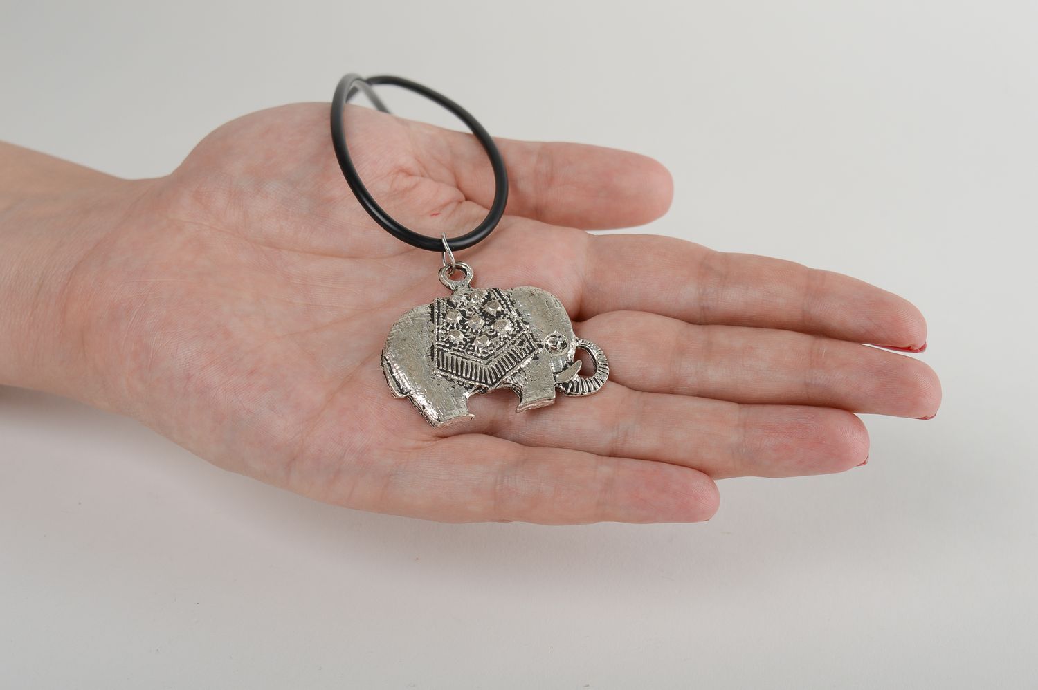 Handmade elephant pendant metal jewelry for women metal pendant for girls photo 5
