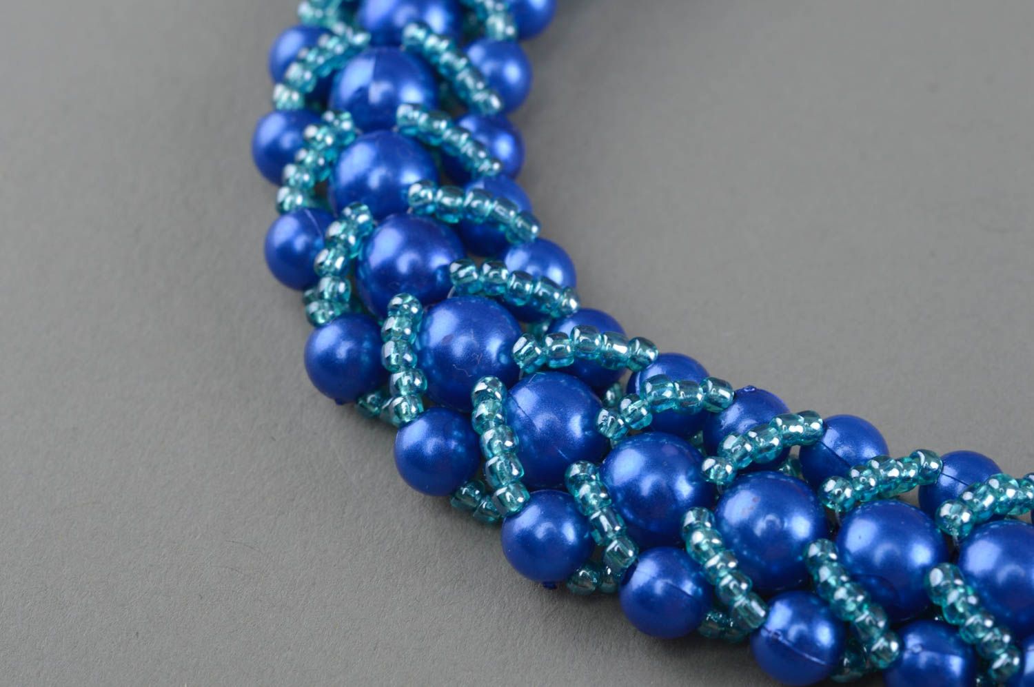 Collier en perles de rocaille et perles fantaisie bleu original fait main photo 3