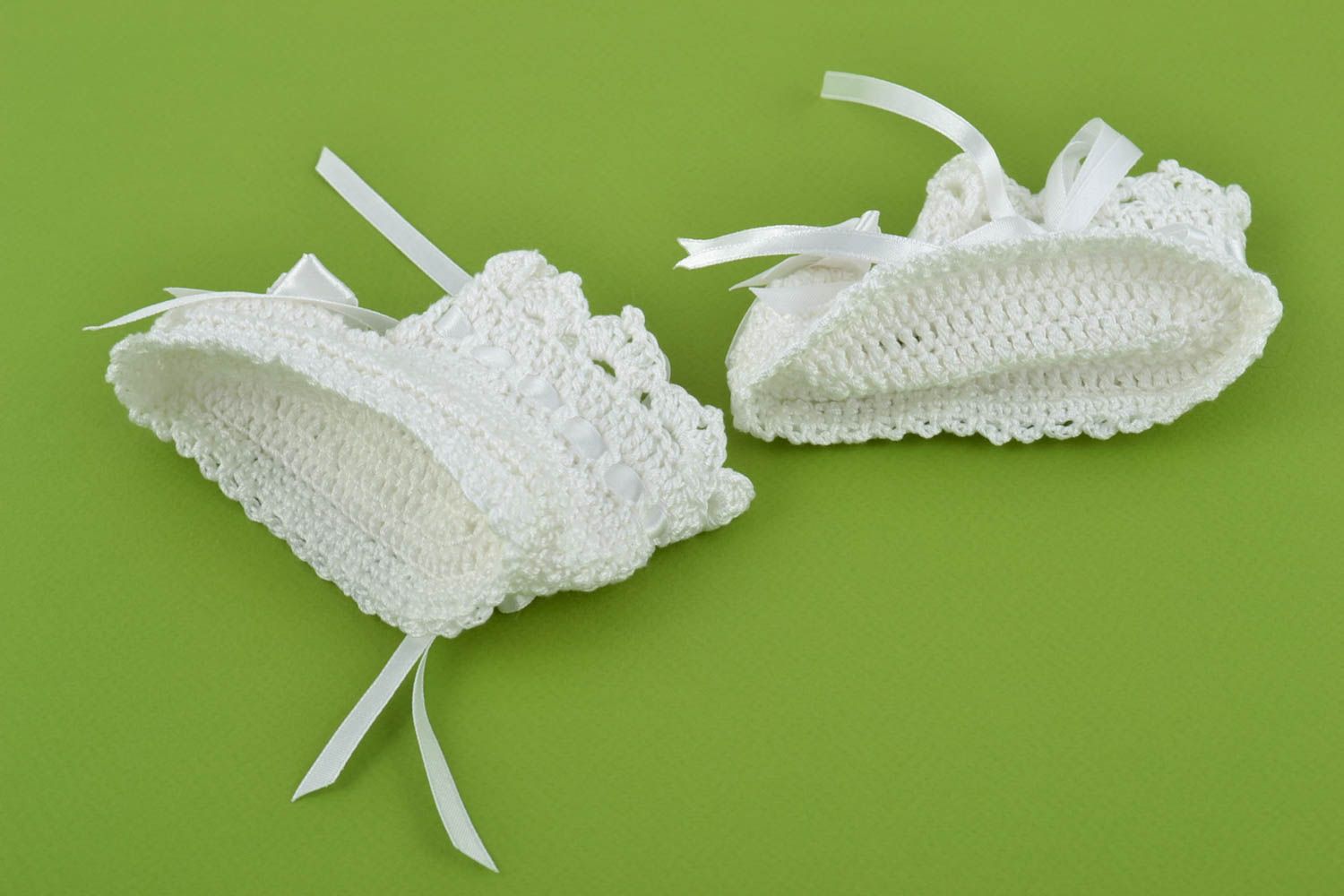 Handmade snow white lacy baby booties crocheted of cotton threads with bows photo 5