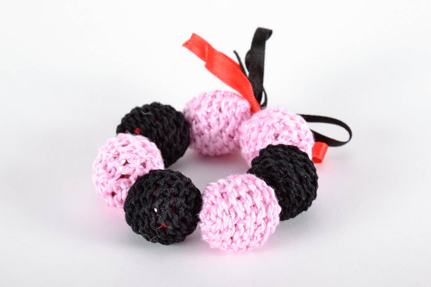 Crocheted round bracelet photo 3