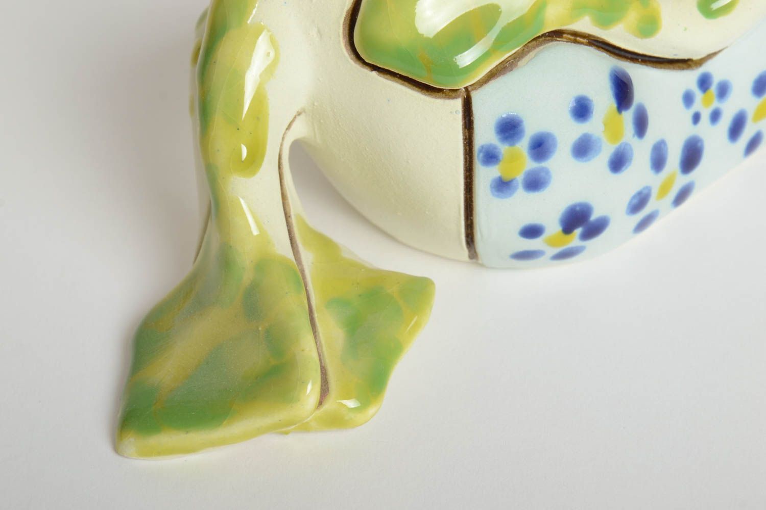 Hucha de cerámica hecha a mano elemento decorativo alcancía decorada Ranita foto 5