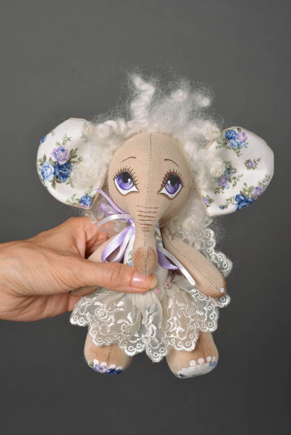 Handmade Kuscheltier Elefant im Kleid Stoff Spielzeug Geschenk für Kinder  foto 3