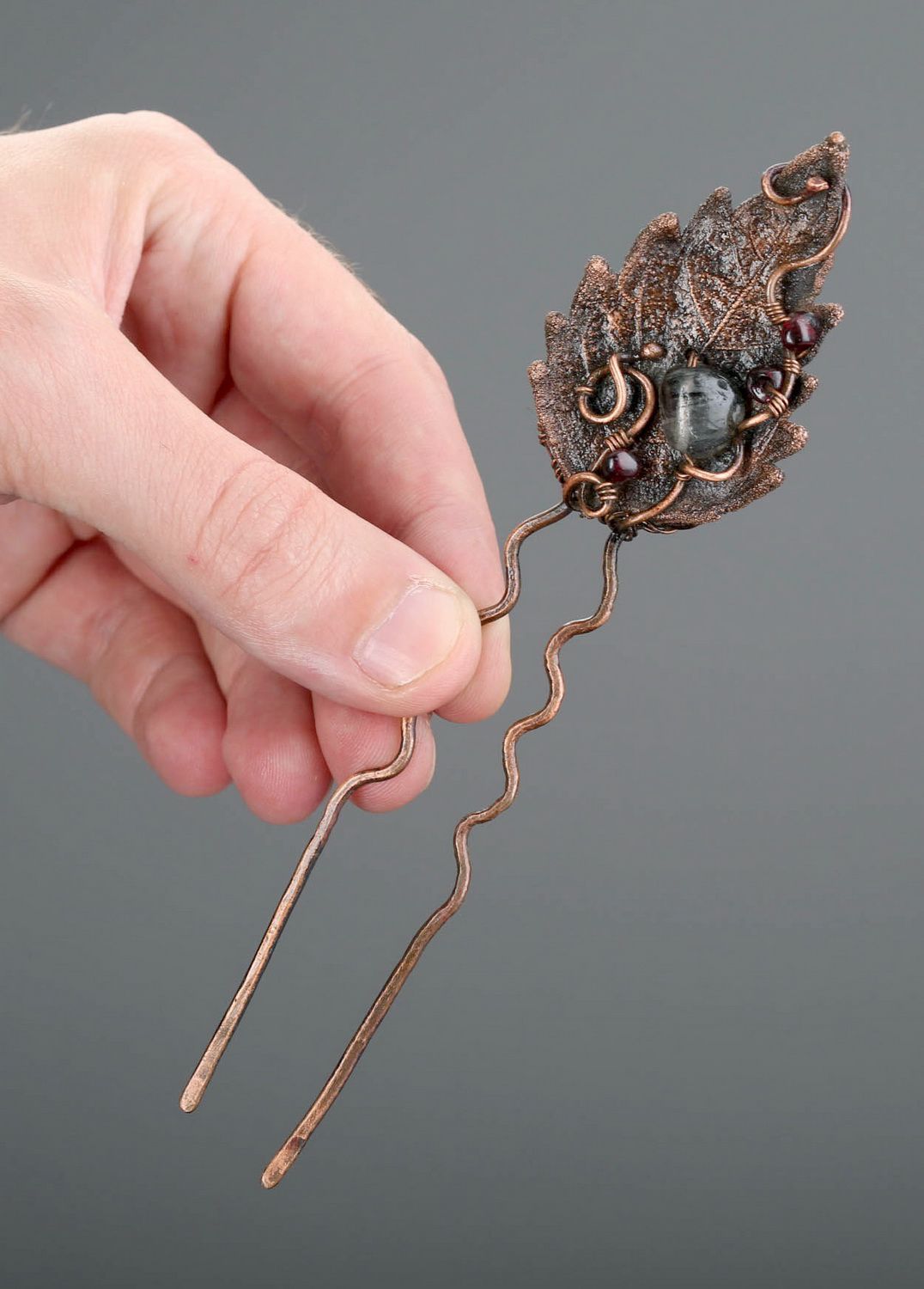 Hairpin with quartz and garnet photo 2