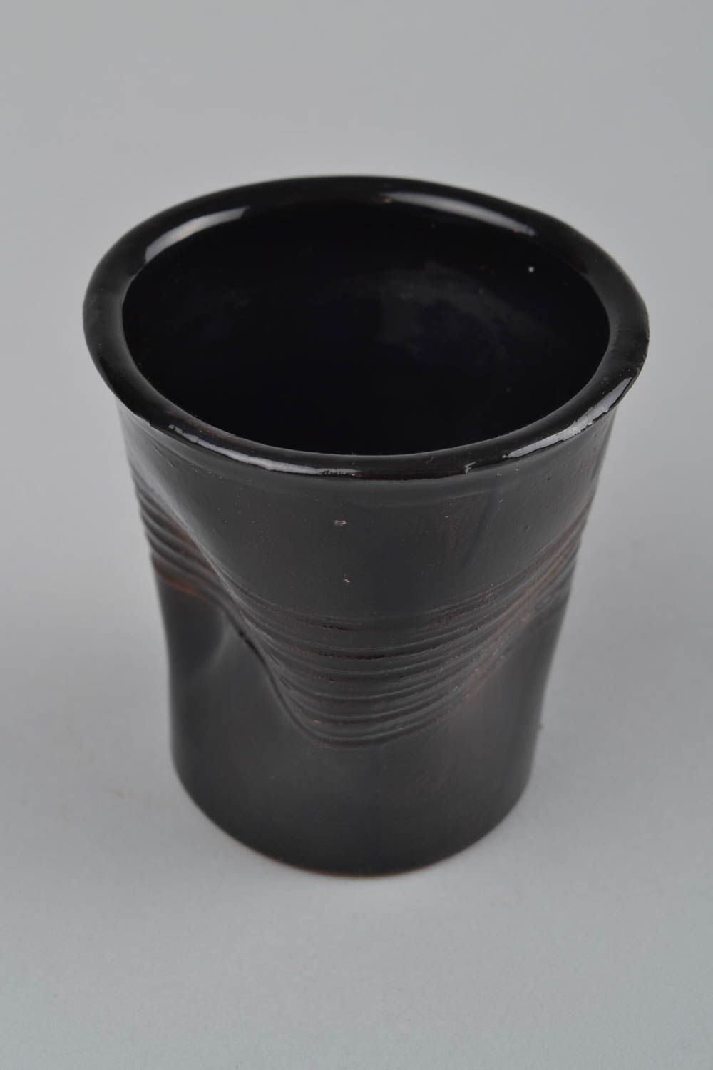 Origineller kleiner handgemachter Becher aus Porzellan schwarz 200 ml foto 5
