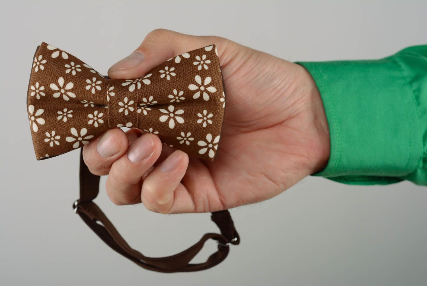 Brown floral bow tie  photo 5