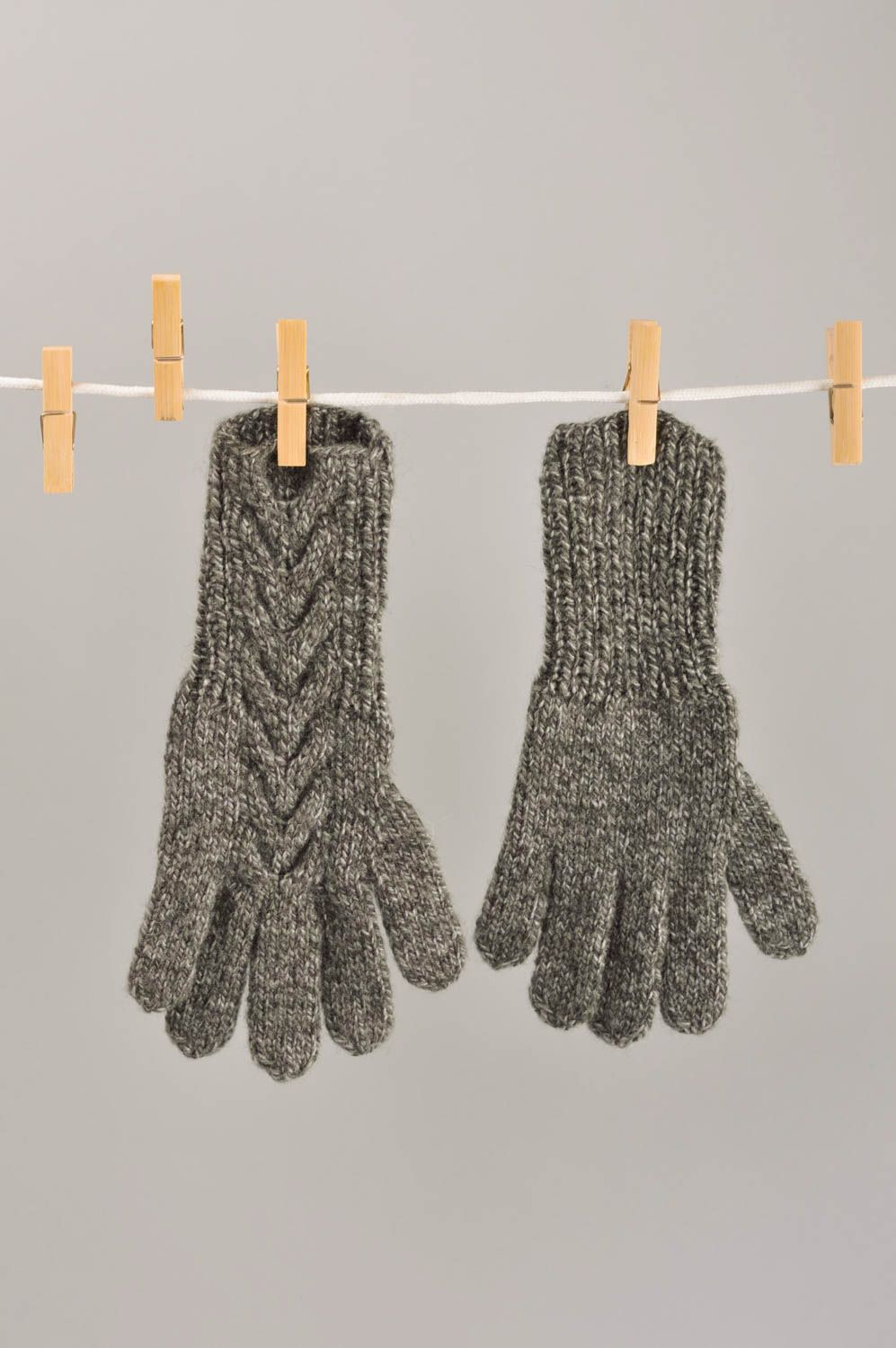 Handmade womens knit gloves super warm mittens woolen gloves womens accessories photo 1