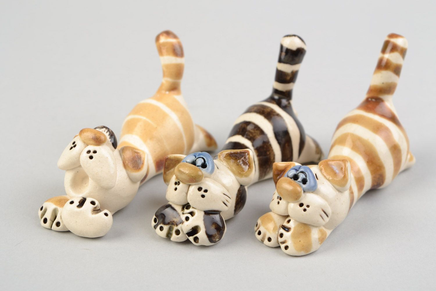 Set of 2 funny handmade ceramic figurines of striped cats painted with glaze photo 3
