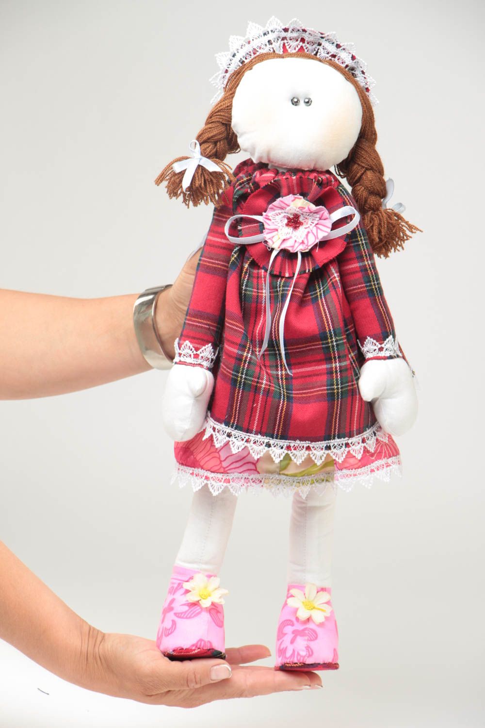 Künstlerische Puppe aus Textil für Interieur Dekor Mädchen mit Zöpfen handmade foto 5