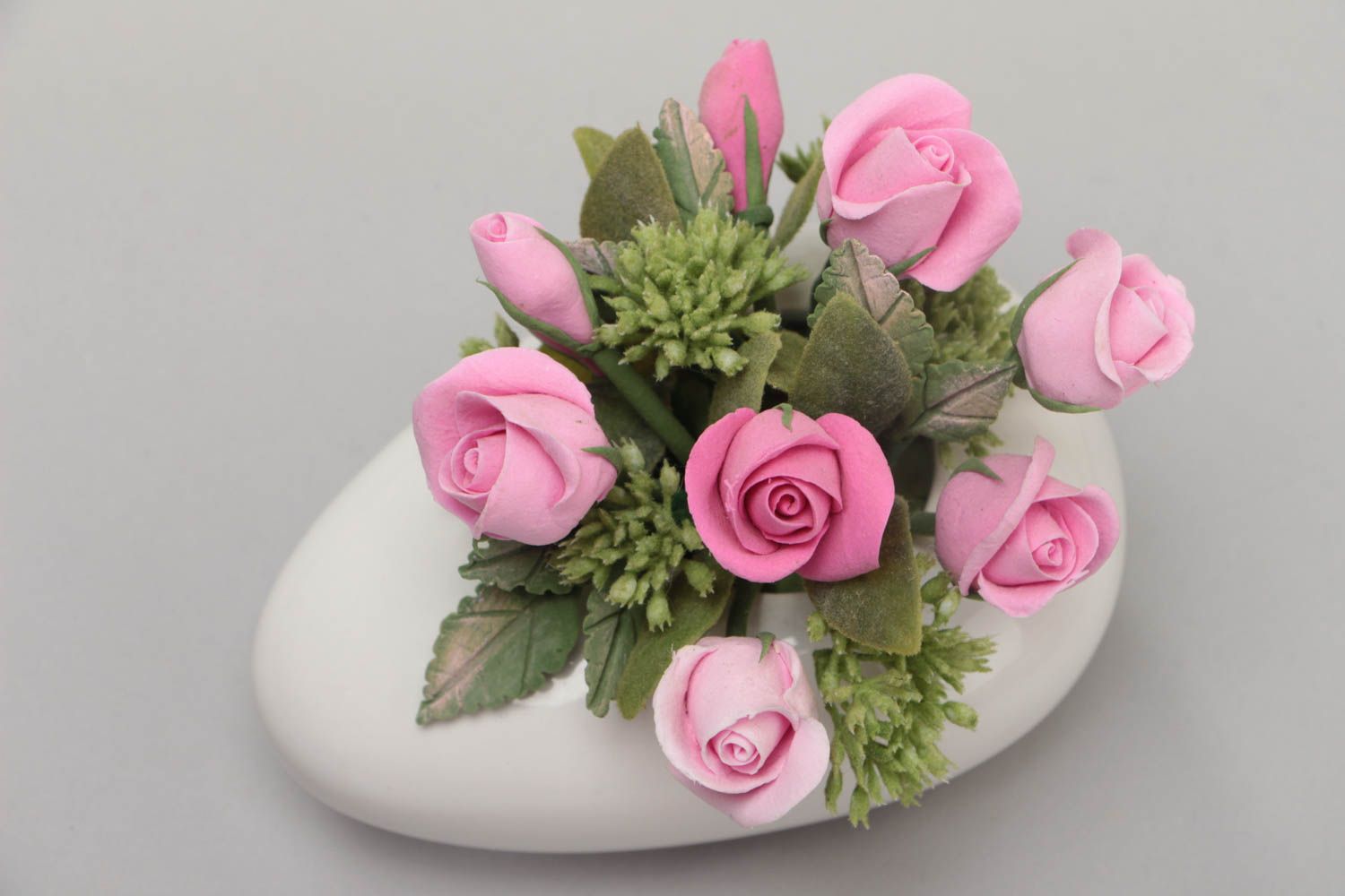 Цветы из японской полимерной глины в керамической вазе ручной работы розовые красивые фото 3
