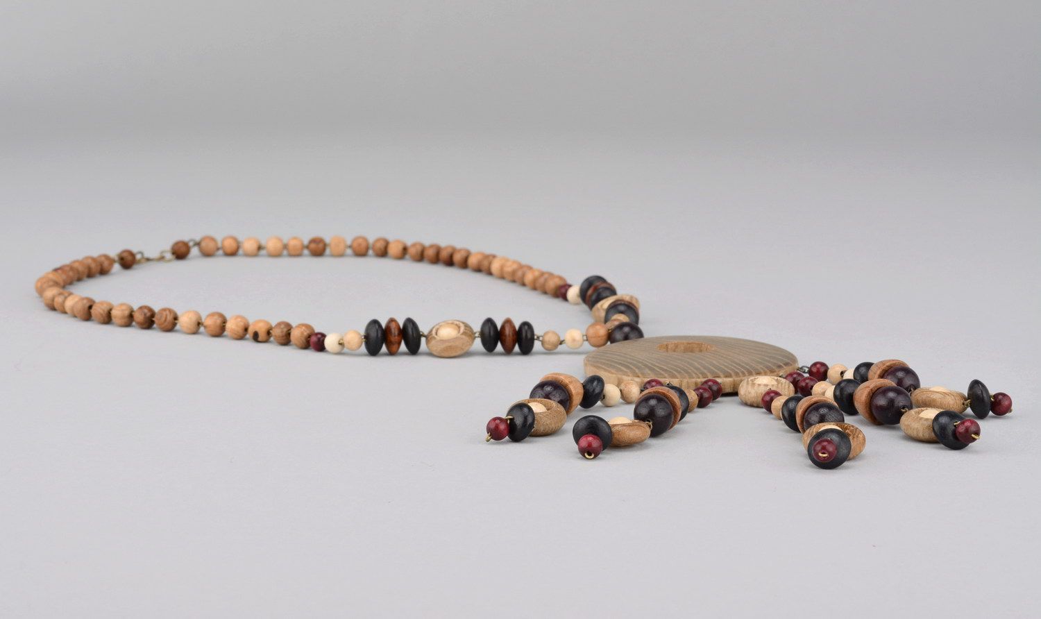 Long wooden necklace with clasp photo 2