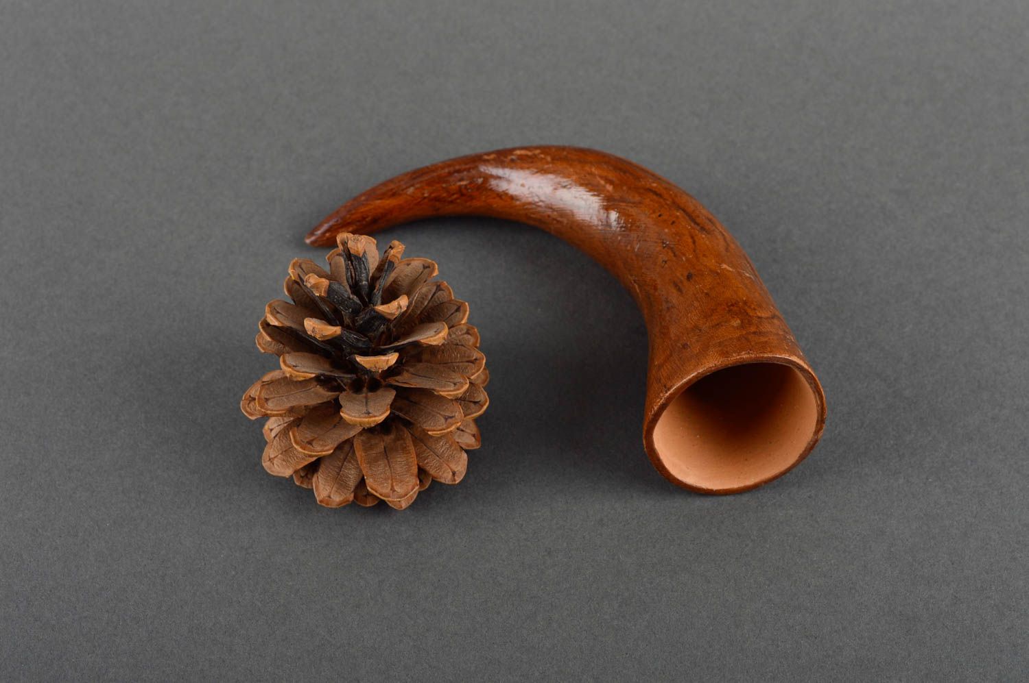 Corno in ceramica fatto a mano decorativo calice in argilla utensili da cucina
 foto 1