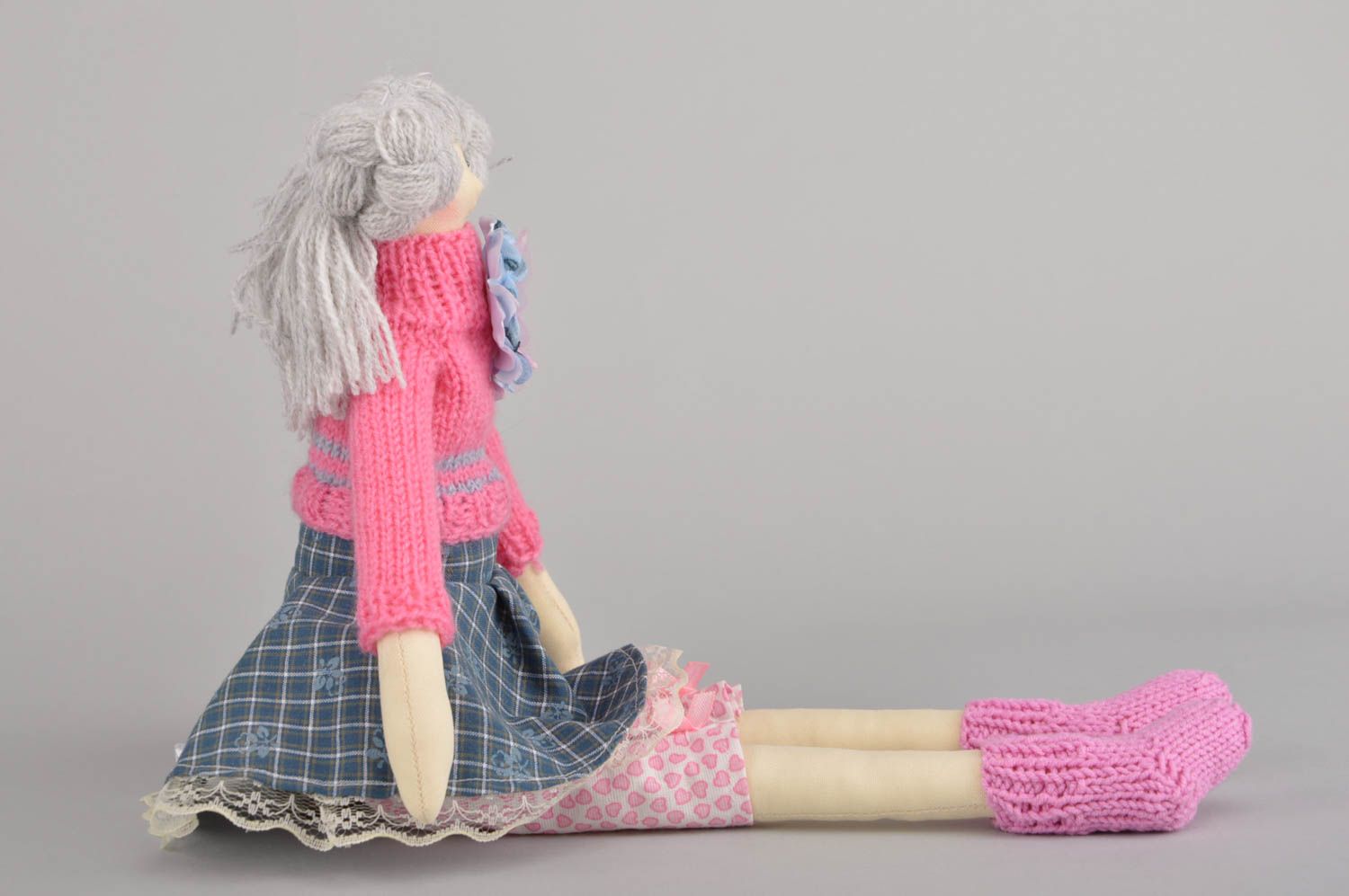 Künstlerisches Kuscheltier aus Stoff Mädchen aus Baumwolle handgefertigt schön  foto 5