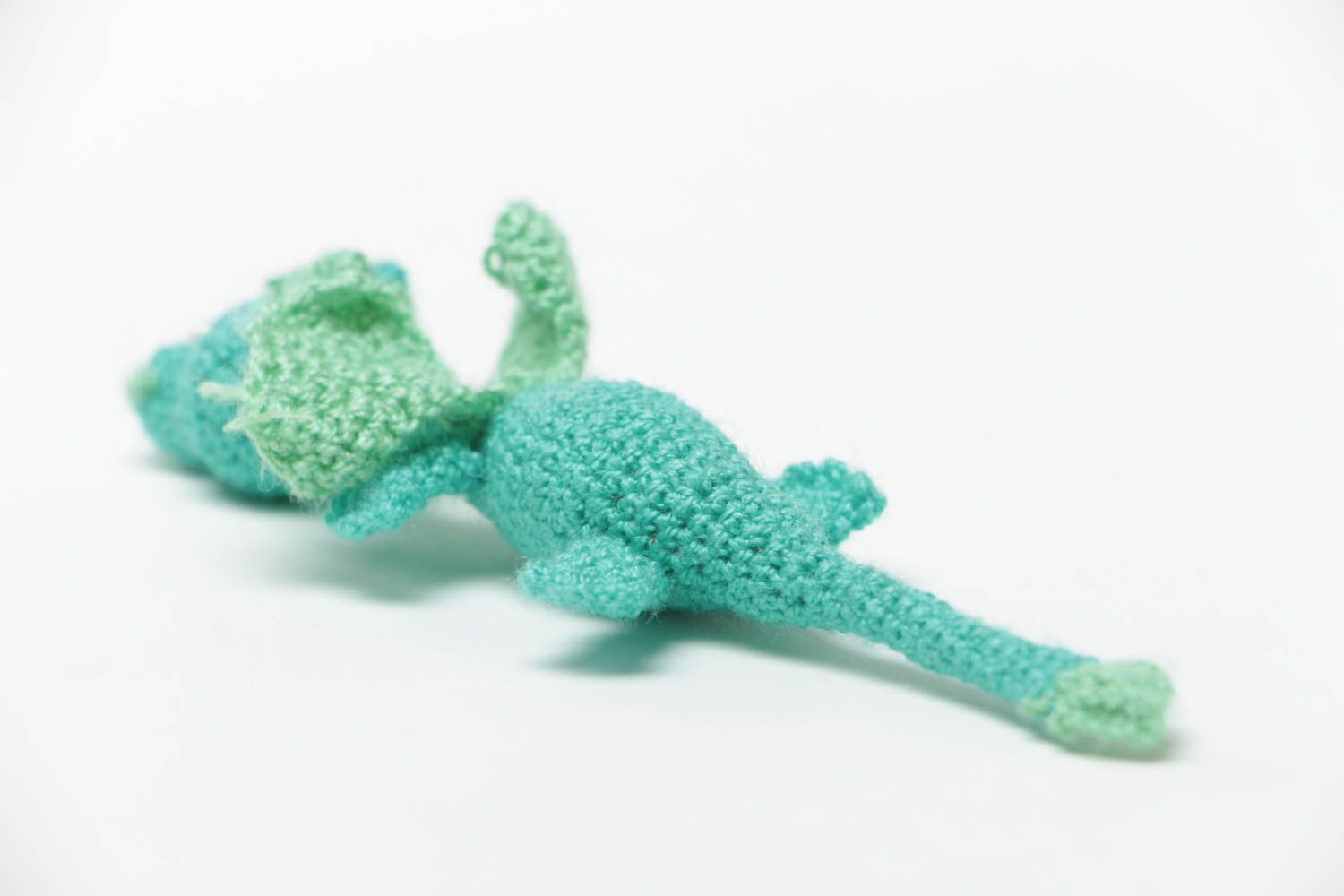 Jouet mou dragon tricoté au crochet en fils acryliques fait main turquoise photo 4
