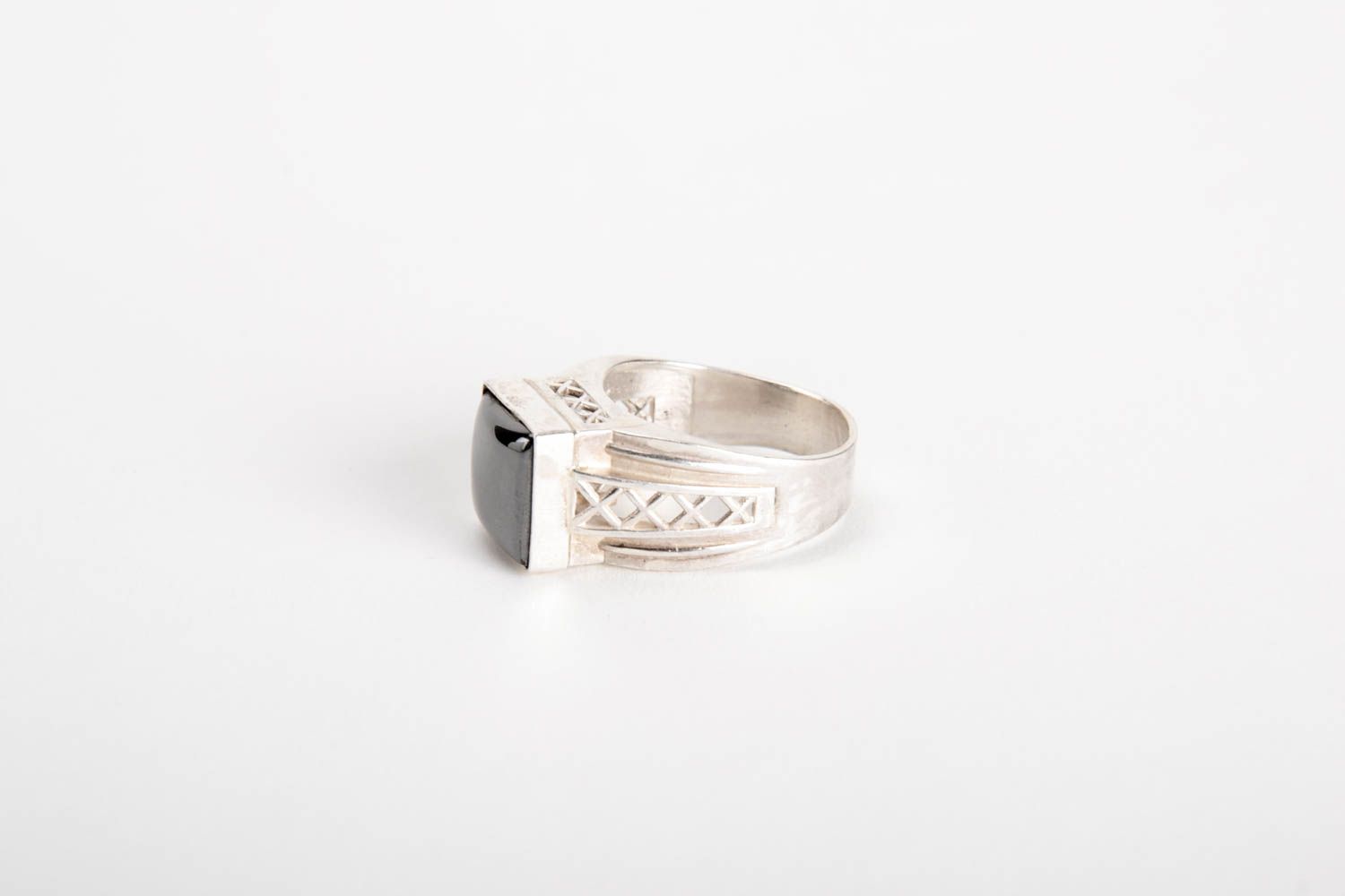 Украшение ручной работы серебряное кольцо подарок для мужчины с гематитом фото 2