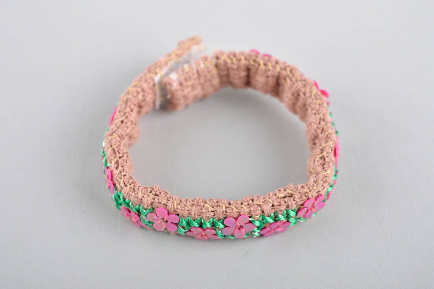 Bracelet avec fleurs Bijou fait main fin rose textile brodé Cadeau pour ado photo 2