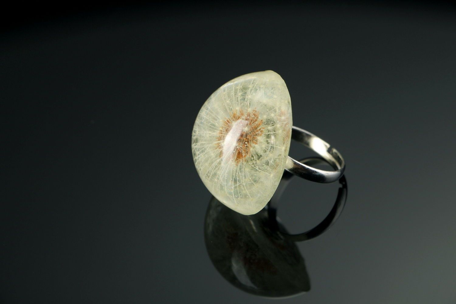 Ring made of dandelion and epoxy photo 2